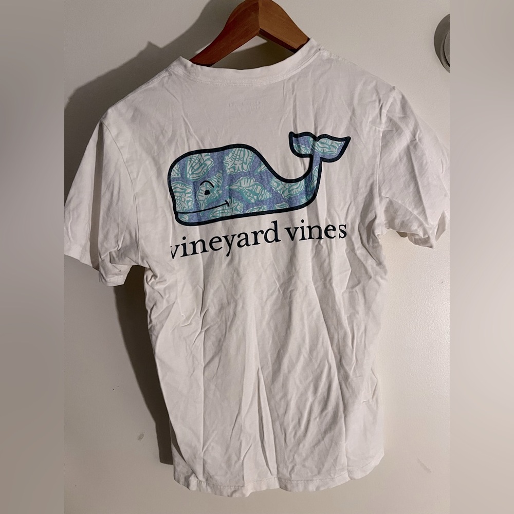 Vineyard vines t shirt